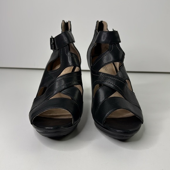 Blondo Black Leather Platform open Toed Sandals - Picture 2 of 11